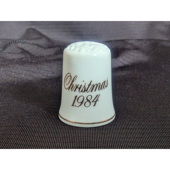 Four (4) Vintage Avon Christmas Holiday Porcelain Thimble 1981-1984 + 3 Souvenir - Picture 11 of 16
